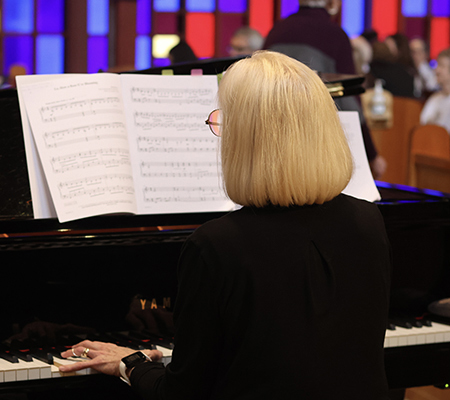Person playing the piano